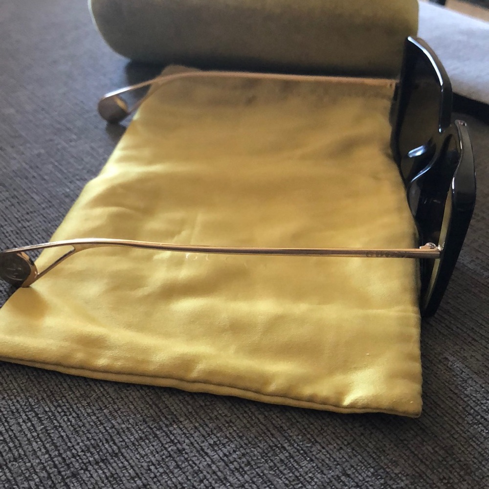 Square-framed Gucci sunglasses - Picture 2 of 3